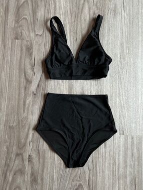 Aerie Swimsuit Top and Bottom Set (XS, Black, EUC)